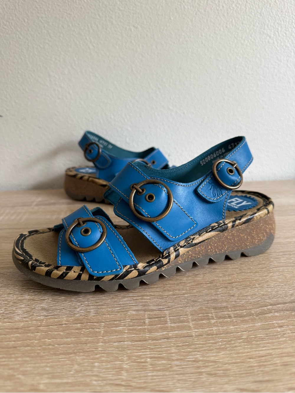 Fly London Blue Leather Sandals Women’s Sz 39/8-8.5 buckle straps